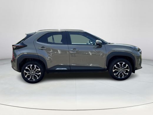 Toyota Yaris Cross 1.5 Hybrid Dynamic | Navigatie | Stoel- + stuurverwarming | Keyless entry | 17 inch LM-velgen | ActivLease financial lease