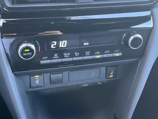 Toyota Yaris Cross 1.5 Hybrid Dynamic | Stoel- + stuurverwarming | Navigatie | Keyless entry | LED koplampen | ActivLease financial lease