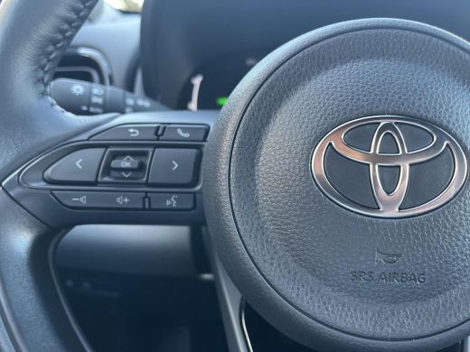 Toyota Yaris Cross 1.5 Hybrid Dynamic | Stoel- + stuurverwarming | Navigatie | Keyless entry | LED koplampen | ActivLease financial lease
