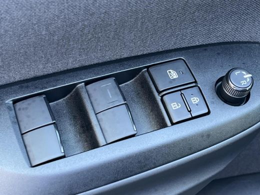 Toyota Yaris Cross 1.5 Hybrid Dynamic | Stoel- + stuurverwarming | Navigatie | Keyless entry | LED koplampen | ActivLease financial lease