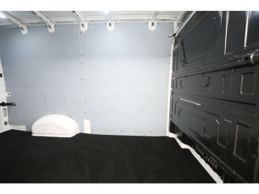 Volkswagen Crafter 35 2.0 TDI L3H3 | 140PK | 3000KG Trekgew. Trekhaak | Airco Cruise 3 Persoons Imperiaal Elektrpakket ActivLease financial lease