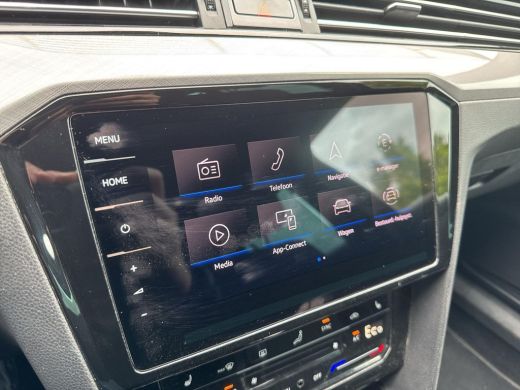 Volkswagen Passat Variant 1.4 TSI PHEV GTE Business 218Pk | Trekhaak | Pano Dak | ERGO Massage | App Connect | ActivLease financial lease