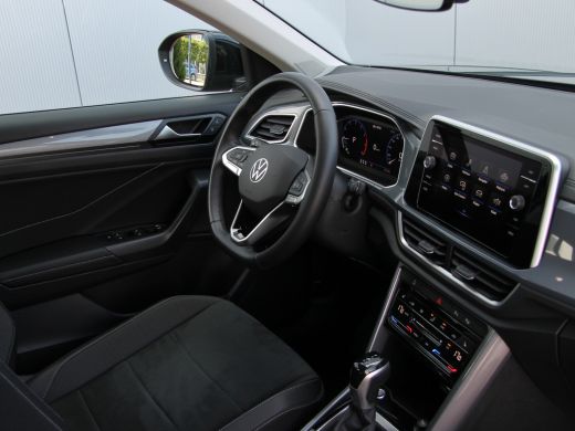 Volkswagen T-Roc 1.5 TSI 150pk DSG Style | Acc | Lane | Camera ActivLease financial lease