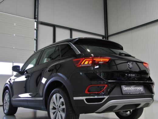 Volkswagen T-Roc 1.5 TSI 150pk DSG Style | Acc | Lane | Camera ActivLease financial lease