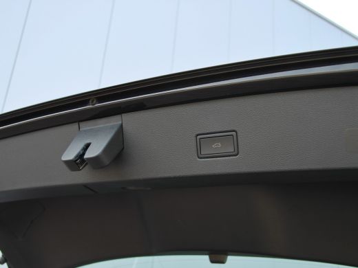 Volkswagen T-Roc 1.5 TSI 150pk DSG Style | Acc | Lane | Camera ActivLease financial lease