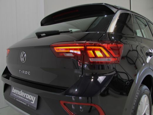 Volkswagen T-Roc 1.5 TSI 150pk DSG Style | Acc | Lane | Camera ActivLease financial lease