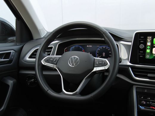 Volkswagen T-Roc 1.5 TSI 150pk DSG Style | Acc | Lane | Camera ActivLease financial lease