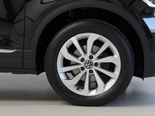 Volkswagen T-Roc 1.5 TSI 150pk DSG Style | Acc | Lane | Camera ActivLease financial lease