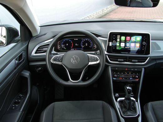 Volkswagen T-Roc 1.5 TSI 150pk DSG Style | Acc | Lane | Camera ActivLease financial lease