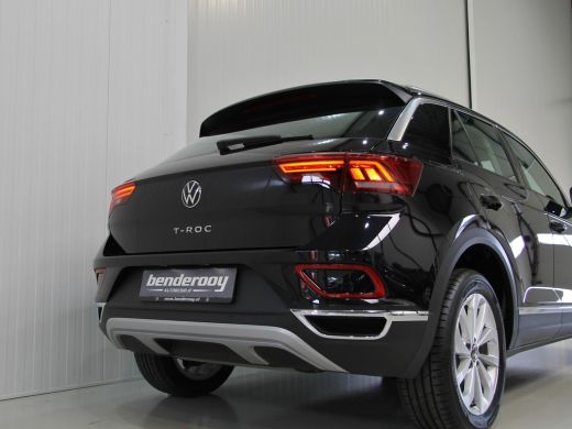 Volkswagen T-Roc 1.5 TSI 150pk DSG Style | Acc | Lane | Camera ActivLease financial lease