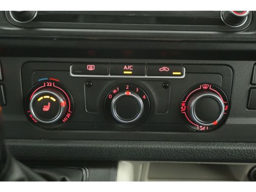 Volkswagen Transporter 2.0 TDI L2H1 150PK DSG Automaat 2xSchuifdeur Airco Cruise Camera Carplay PDC LED Trekhaak Zwaailamp ActivLease financial lease