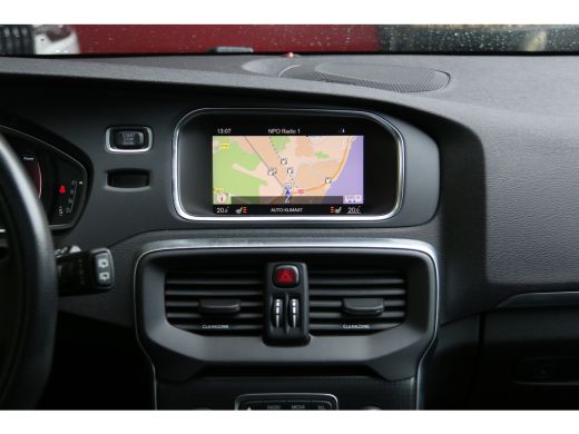 Volvo  V40 1.5 T3 Polar+ Sport | R-Design | Trekhaak | Camera | Harman/Kardon | Panoramadak | Keyless ActivLease financial lease