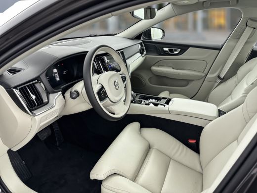 Volvo  V60 T6 Recharge AWD Ultimate Bright | 18" | Panoramadak | Blond Leder | Head-up | Elektr. verst. stoe... ActivLease financial lease