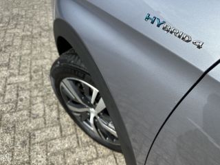 Peugeot 3008 1.6 HYbrid 300 Allure Pack Business | Achterbank in delen neerklapbaar | Achteruitrijcamera | App...
