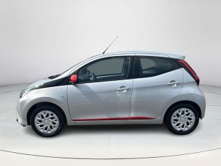 Toyota Aygo 1.0 VVT-i x-play (Automaat,Apple,Android Carplay- Parkeercamera)