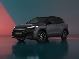 Toyota Corolla Cross Hybrid 180 GR Sport **NIEUWE AUTO/ FACELIFT MODEL**