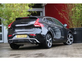 Volvo  V40 1.5 T3 Polar+ Sport | R-Design | Trekhaak | Camera | Harman/Kardon | Panoramadak | Keyless