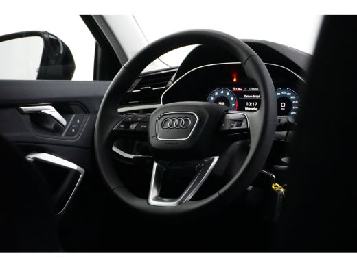 Audi Q3 35 TFSI 150PK Advanced Edition | TREKHAAK | STOELVERW. | ELEKTR. A. KLEP ActivLease financial lease