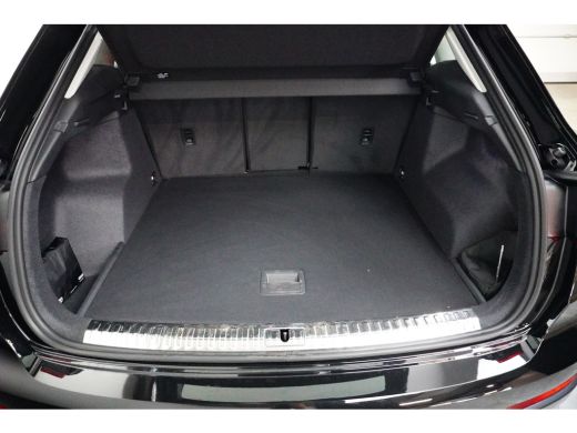 Audi Q3 35 TFSI 150PK Advanced Edition | TREKHAAK | STOELVERW. | ELEKTR. A. KLEP ActivLease financial lease