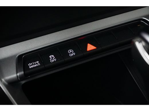 Audi Q3 35 TFSI 150PK Advanced Edition | TREKHAAK | STOELVERW. | ELEKTR. A. KLEP ActivLease financial lease