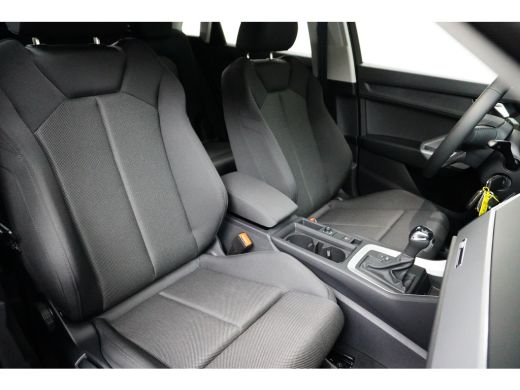 Audi Q3 35 TFSI 150PK Advanced Edition | TREKHAAK | STOELVERW. | ELEKTR. A. KLEP ActivLease financial lease