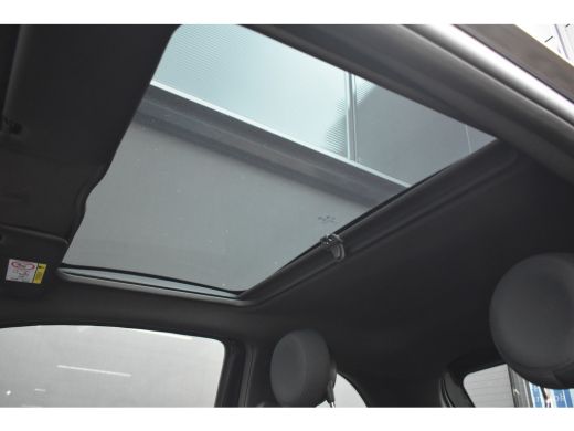Fiat 500 1.0 Hybrid Dolcevita Finale | Navigatie | Panoramadak | Climate Control | Cruise Control | Mistla... ActivLease financial lease