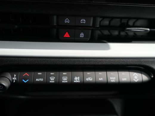 Fiat 600 Urban | 10,25" touchscreen radio met Bluetooth, DAB & USB | 16" stalen velgen met Bi-color cover ... ActivLease financial lease