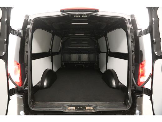 Mercedes-Benz Vito 114 CDI Lang Automaat Airco Cruise Carplay Camera Trekhaak 18"LMV Navigatie 3 Persoons ActivLease financial lease