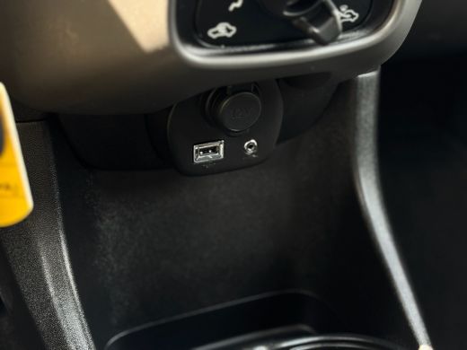 Peugeot 108 1.0 e-VTi Active | Airco | Audio installatie | Bestuurdersstoel in hoogte verstelbaar ActivLease financial lease