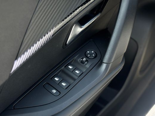 Peugeot 2008 100 Allure | Airco (automatisch) | Apple Carplay/Android Auto|telefoonintegratie premium | Automa... ActivLease financial lease