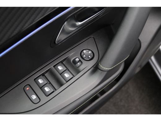 Peugeot e-2008 EV GT 54 kWh | Achteruitrijcamera | Airco (automatisch) | Camera voor ActivLease financial lease