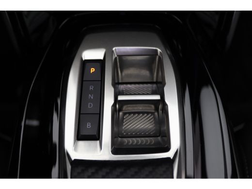 Peugeot e-2008 EV GT 54 kWh | Achteruitrijcamera | Airco (automatisch) | Camera voor ActivLease financial lease