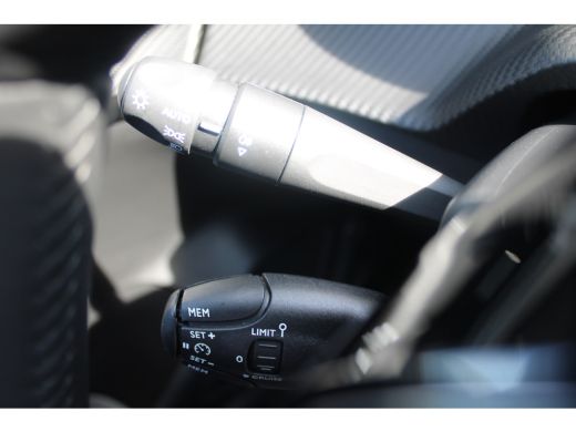 Peugeot e-208 51 kWh 156 PK NIEUW MODEL | WARMTEPOMP | NAVIGATIE + CARPLAY | 4,9% RENTE ActivLease financial lease