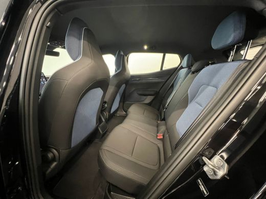 Volvo  EX30 Single Motor Extended Range Core 69 kWh | 11 kW lader | Achteruitrijcamera | Apple Carplay/Androi... ActivLease financial lease