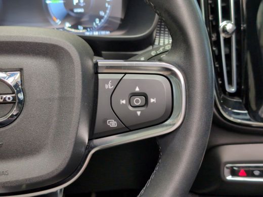 Volvo  XC40 1.5 T5 Recharge R-Design | Pano | Trekhaak | H&K | Adap. Cruise ActivLease financial lease