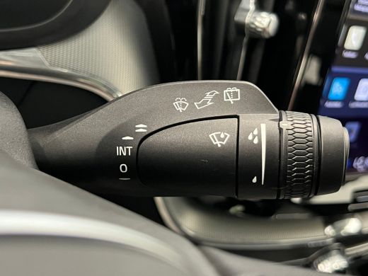 Volvo  XC60 T6 Plug-in hybrid AWD Plus Dark | Achterbank verwarmd | Achteruitrijcamera | Apple Carplay/Androi... ActivLease financial lease