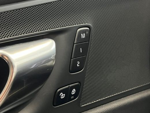 Volvo  XC60 T6 Plug-in hybrid AWD Plus Dark | Achterbank verwarmd | Achteruitrijcamera | Apple Carplay/Androi... ActivLease financial lease