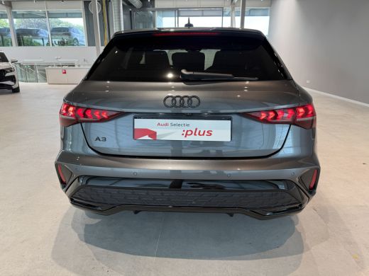 Audi A3 Sportback 45 TFSI e 272pk S edition Competition ActivLease financial lease