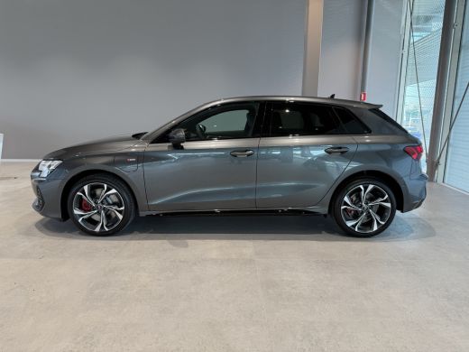 Audi A3 Sportback 45 TFSI e 272pk S edition Competition ActivLease financial lease
