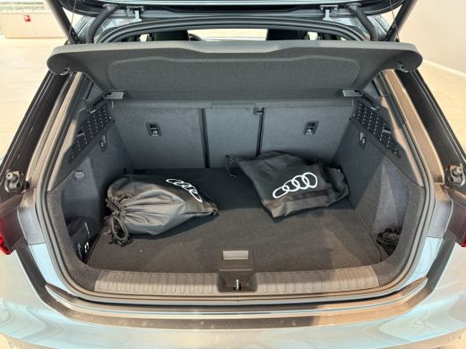 Audi A3 Sportback 45 TFSI e 272pk S edition Competition ActivLease financial lease