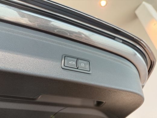 Audi A3 Sportback 45 TFSI e 272pk S edition Competition ActivLease financial lease