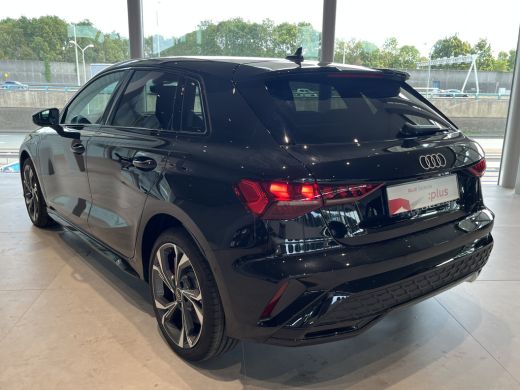 Audi A3 Sportback 45 TFSI e 272pk S edition Competition ActivLease financial lease