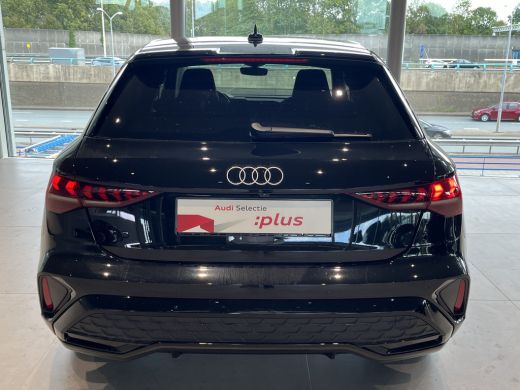 Audi A3 Sportback 45 TFSI e 272pk S edition Competition ActivLease financial lease