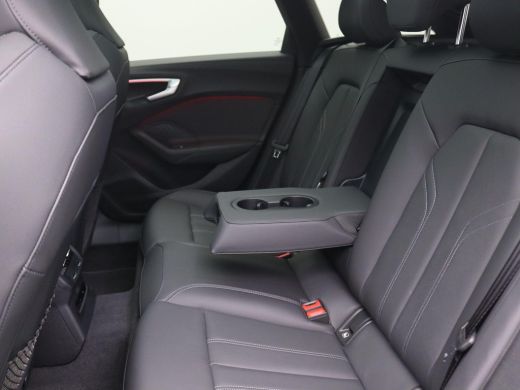 Audi A5 Avant 2.0 TFSI S edition 150PK S-Tronic S-Line, Panoramadak, Matrix-LED verlichting, Side Assist,... ActivLease financial lease