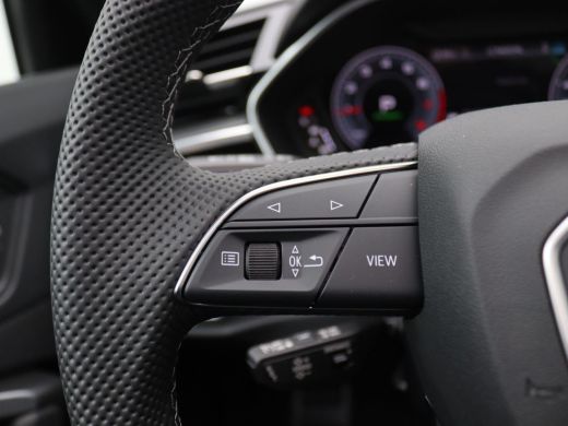 Audi Q3 35 TFSI S Edition Competition 150PK DSG S-Line, Pano-Schuifdak, Adaptieve Cruise Controle, Achter... ActivLease financial lease