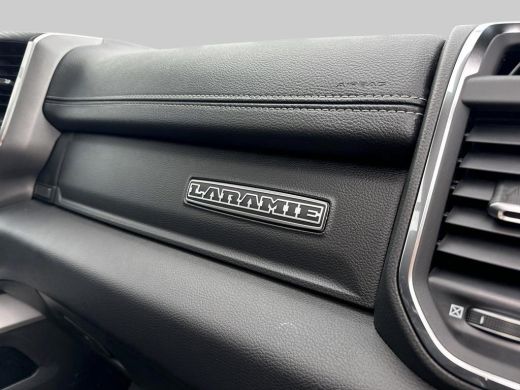 Dodge Ram 1500 1500 5.7 V8 4x4 Crew Cab Laramie | Model24| Panorama| Trekhaak 13-polig| LPG | | NIEUWE AUTO | Ge... ActivLease financial lease