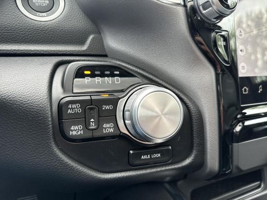 Dodge Ram 1500 1500 5.7 V8 4x4 Crew Cab Laramie | Model24| Panorama| Trekhaak 13-polig| LPG | | NIEUWE AUTO | Ge... ActivLease financial lease