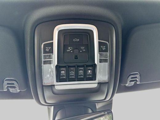 Dodge Ram 1500 1500 5.7 V8 4x4 Crew Cab Laramie | Model24| Panorama| Trekhaak 13-polig| LPG | | NIEUWE AUTO | Ge... ActivLease financial lease