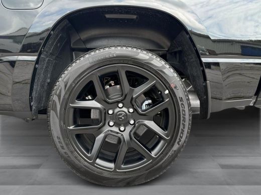 Dodge Ram 1500 1500 5.7 V8 4x4 Crew Cab Laramie | Model24| Panorama| Trekhaak 13-polig| LPG | | NIEUWE AUTO | Ge... ActivLease financial lease