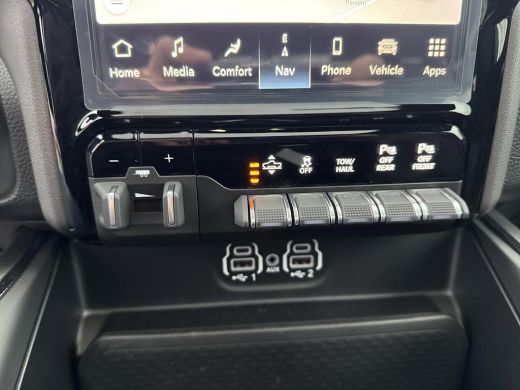 Dodge Ram 1500 1500 5.7 V8 4x4 Crew Cab Sport BPM VRIJ! | Luchtvering | LPG | Elec.treeplanken | | NIEUWE AUTO |... ActivLease financial lease